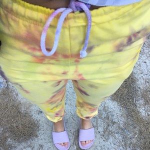 tie dye sweatpants prettylittlething M